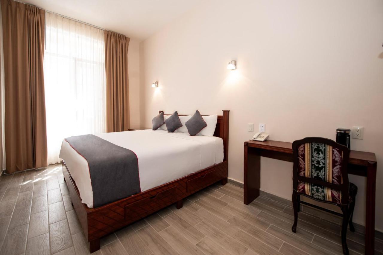 Hotel Senorial ケレタロ エクステリア 写真