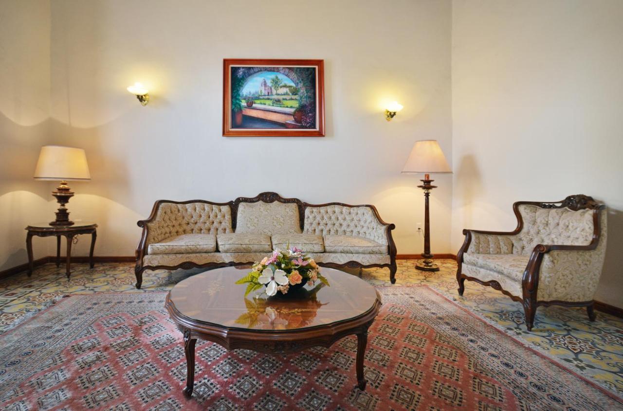 Hotel Senorial ケレタロ エクステリア 写真